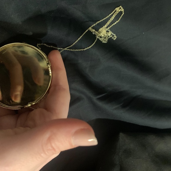 LIKE NEW GOLD HOUSE OF HARLOW NECKLACE WITH TEAL - Picture 5 of 5